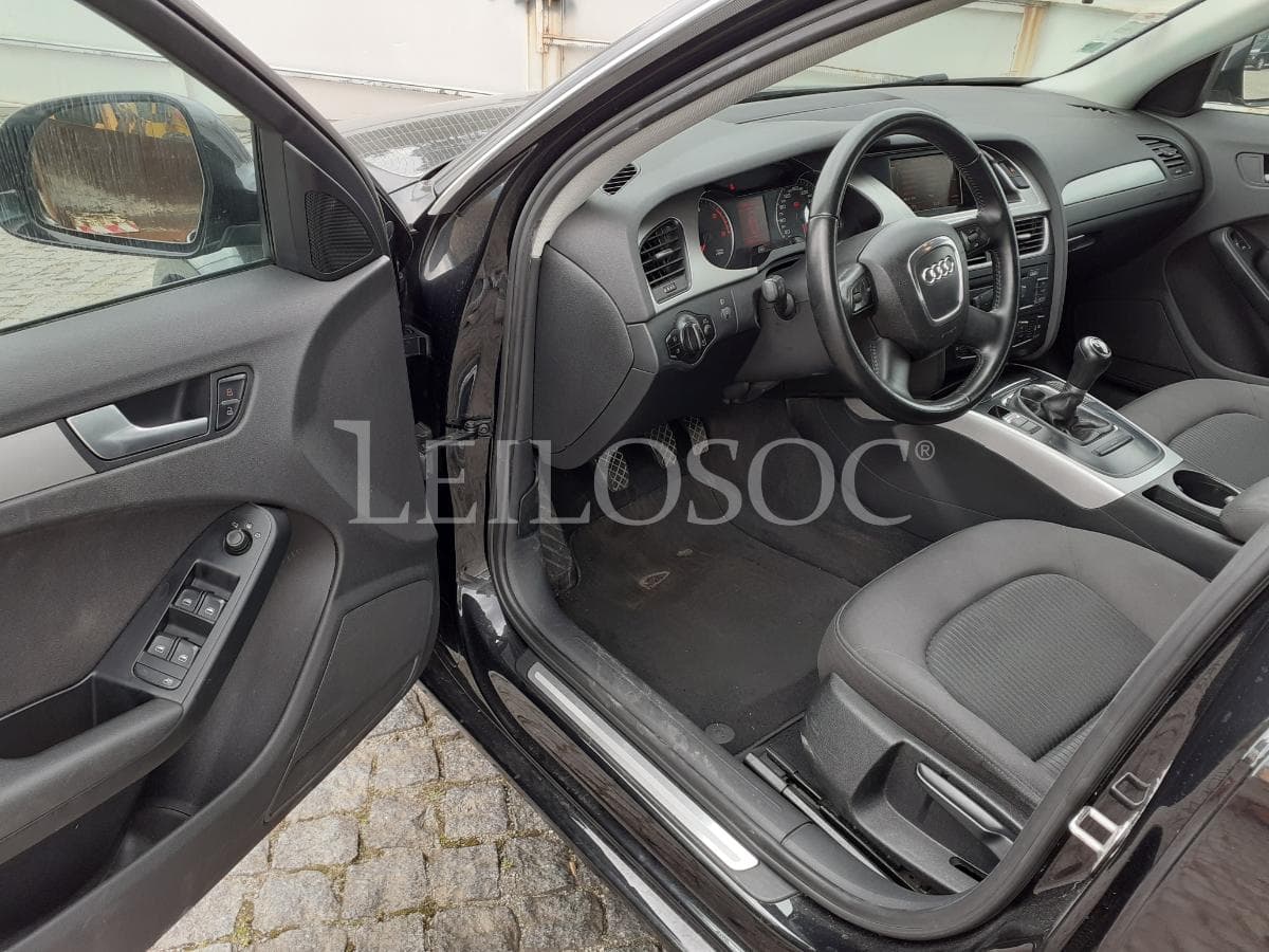 Audi A4 2.0 TDI · Ano 2009 — image 7