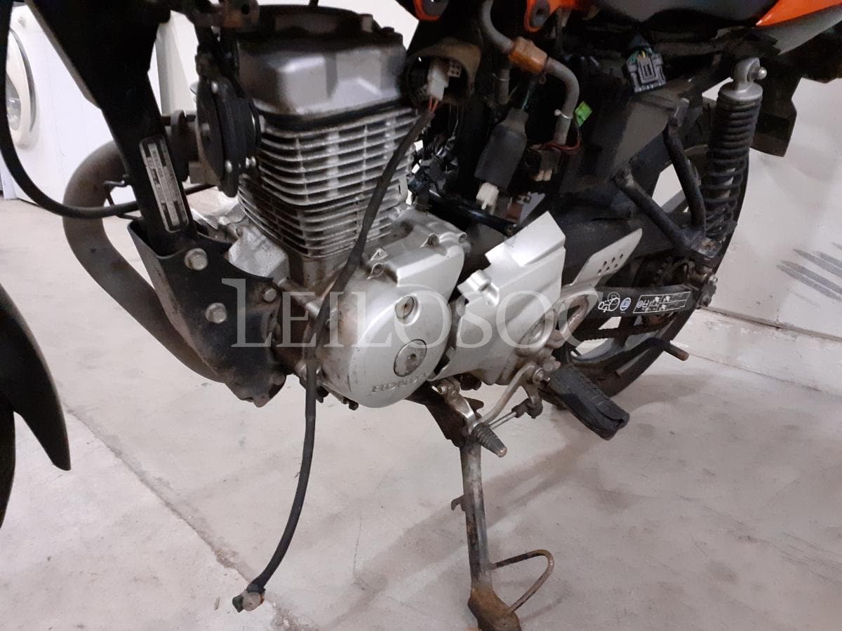 Motocicleta Honda CBF · Año 2012 — imagen 9