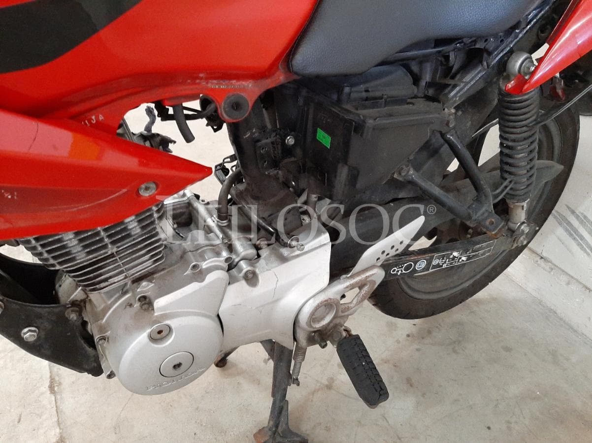 Motociclo Honda CBF · Ano 2012 — imagen 8