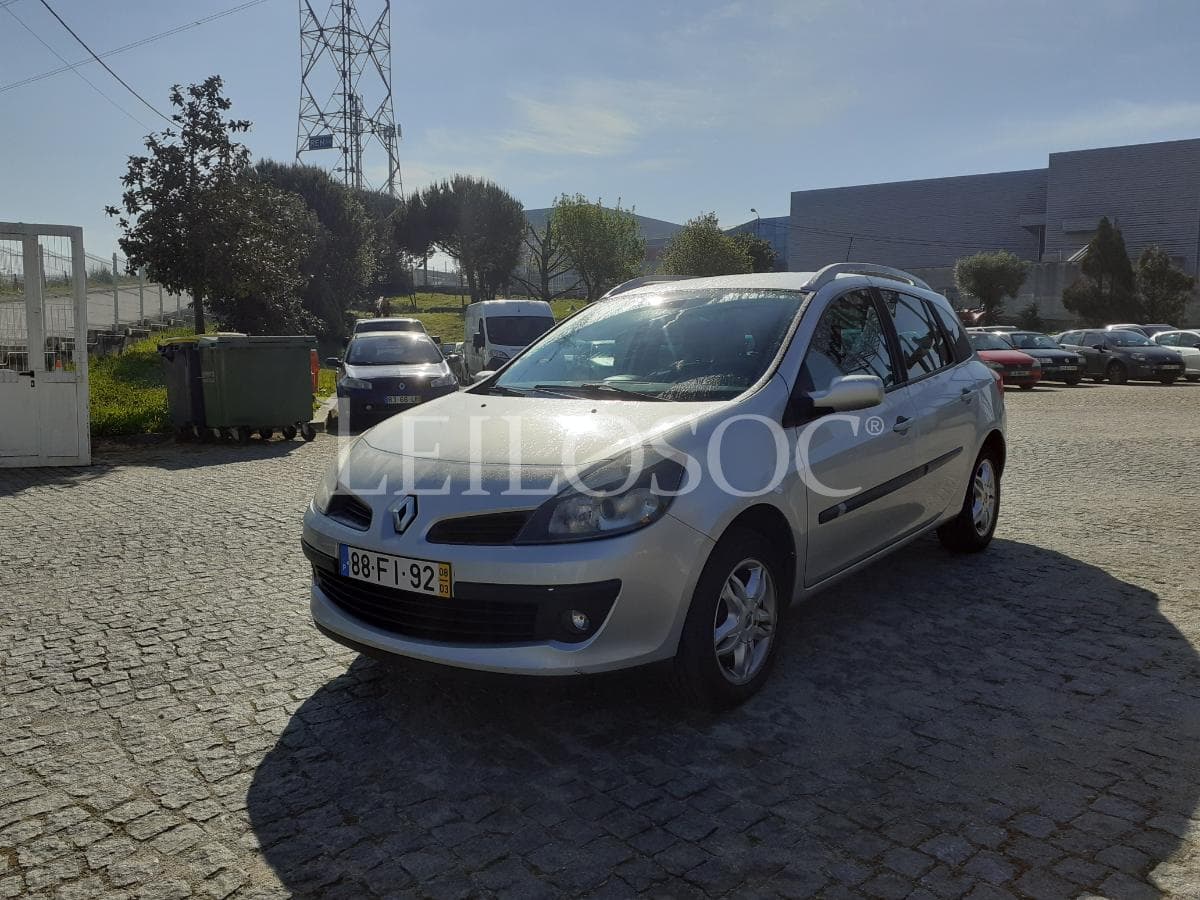 Renault Clio 1.5 DCI · Ano 2008 — image 3