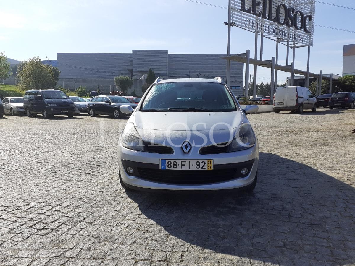 Renault Clio 1.5 DCI · Ano 2008 — image 2