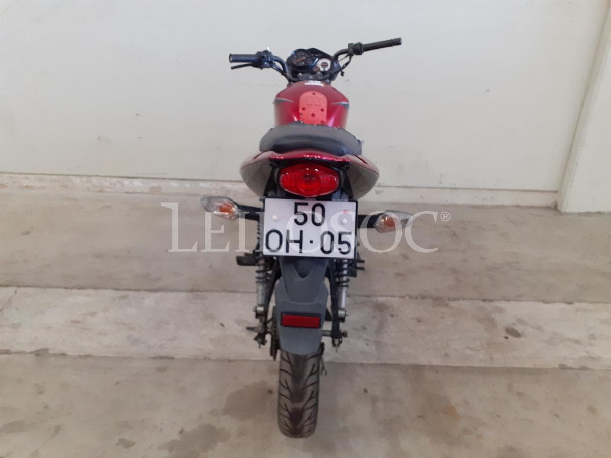 Motocicleta Honda CBF · Año 2014 — imagen 5
