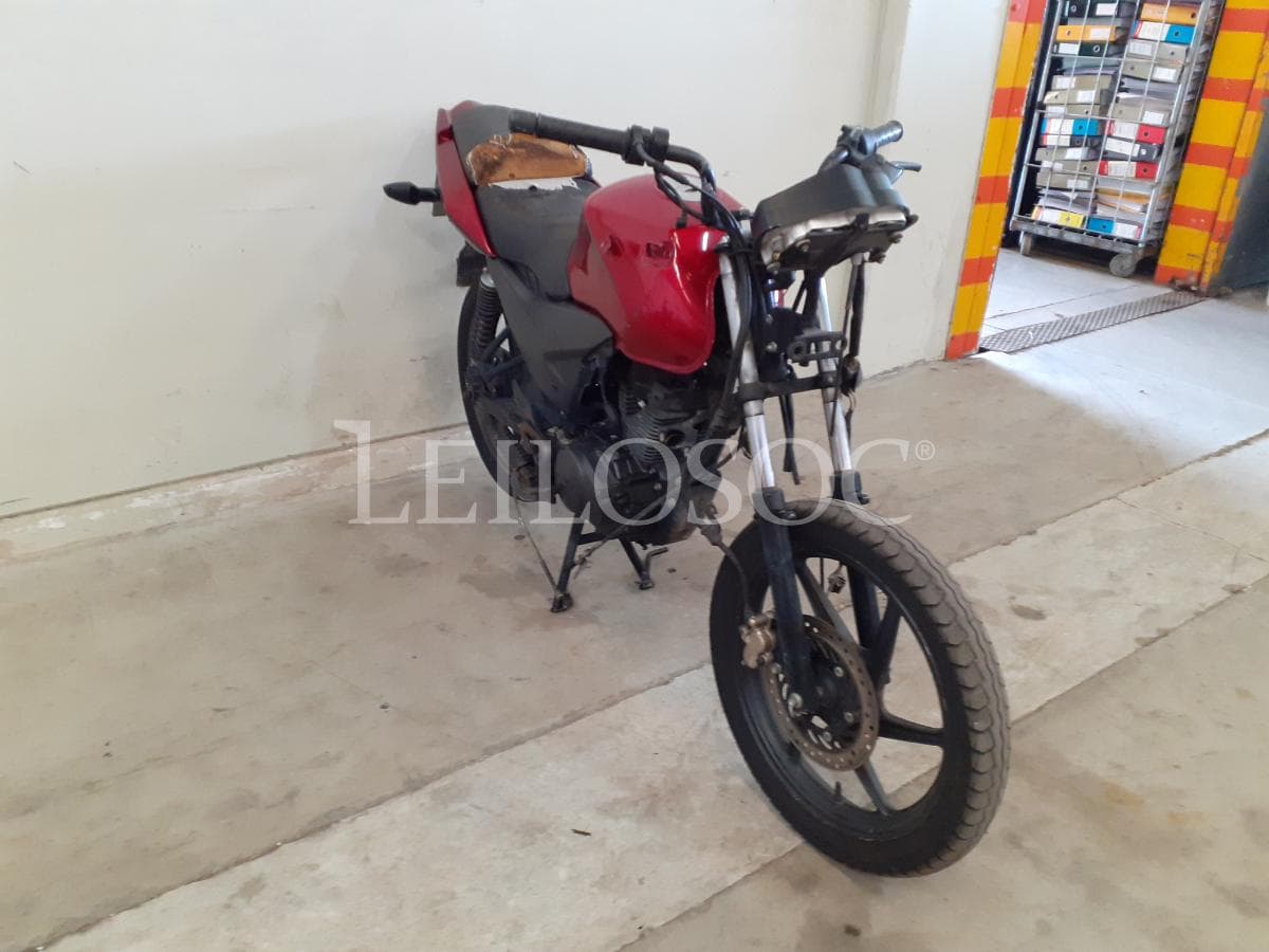 Motocicleta Honda CBF · Año 2014 — imagen 3
