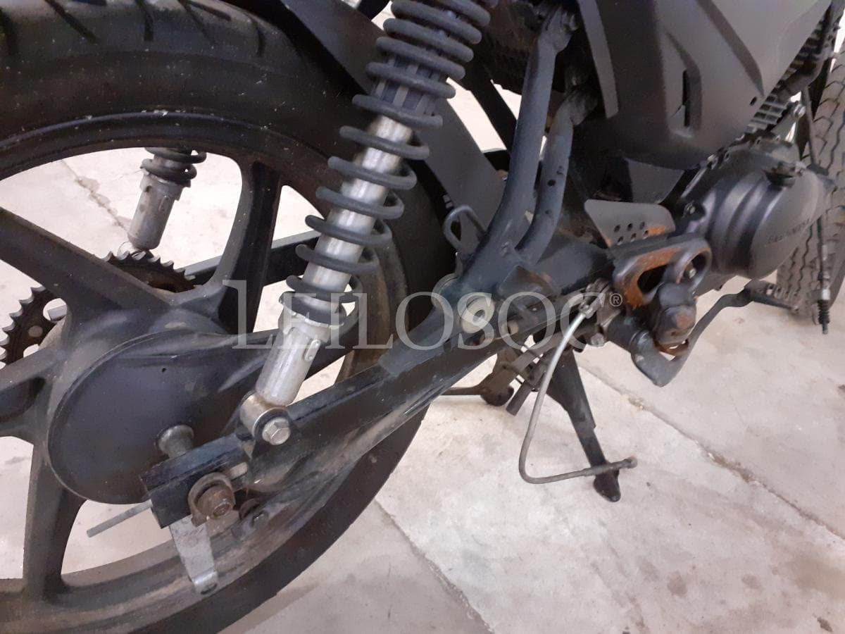Motocicleta Honda CBF · Año 2014 — imagen 10