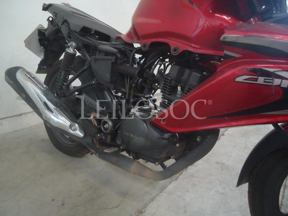 Motociclo Honda CBF · Ano 2014 — image 7