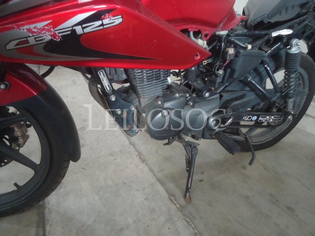Motociclo Honda CBF · Ano 2014 — image 8