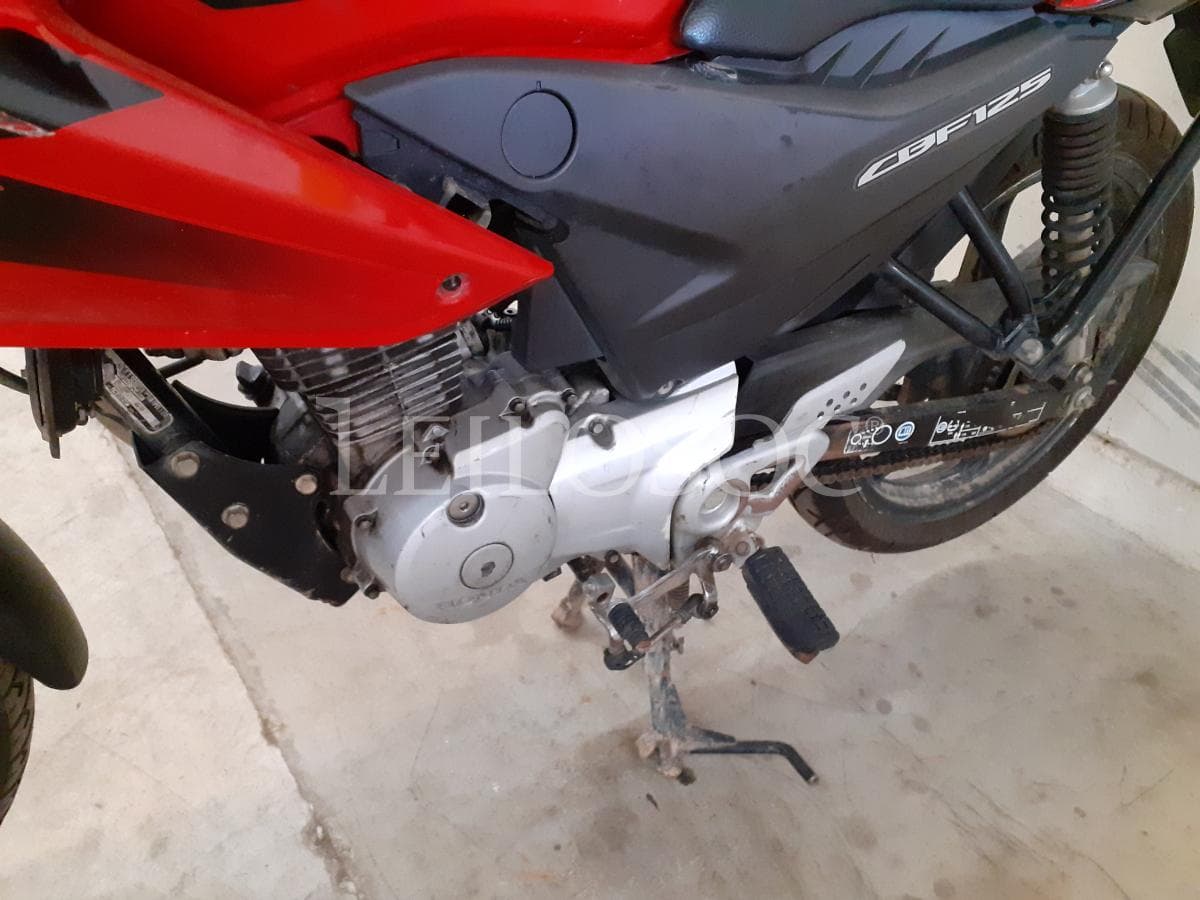 Motociclo Honda CBF · Ano 2010 — imagem 7