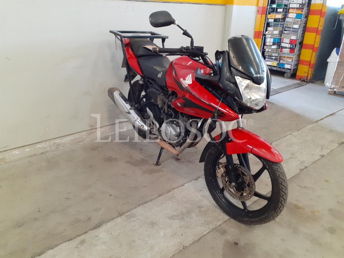Motociclo Honda CBF · Ano 2010 — imagem 3