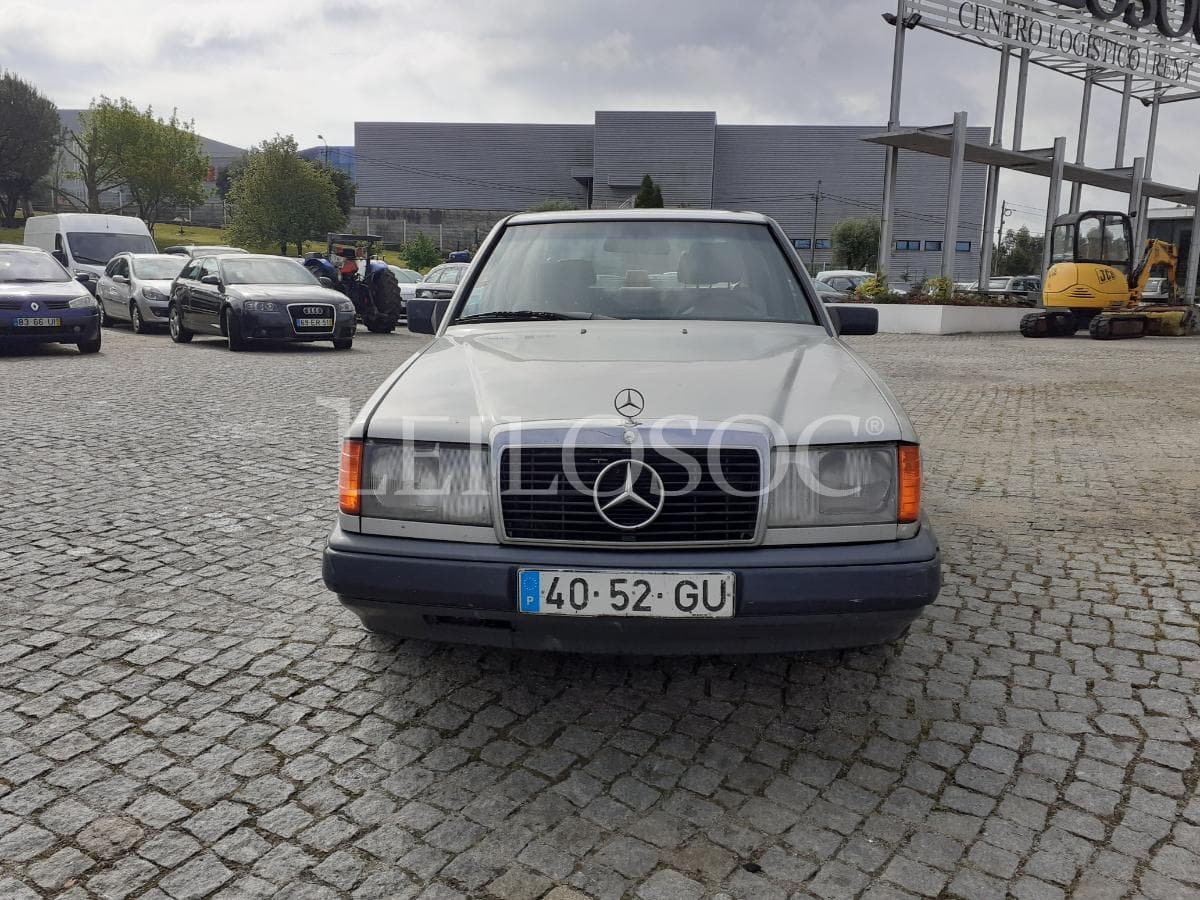 Mercedes-Benz 250 D · Ano 1989 — image 2