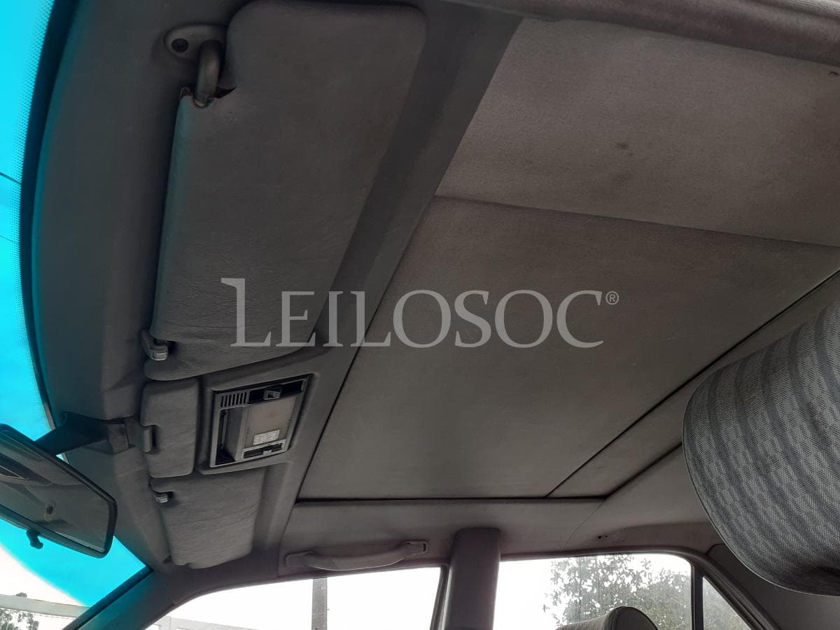 Mercedes-Benz 250 D · Ano 1989 — image 15