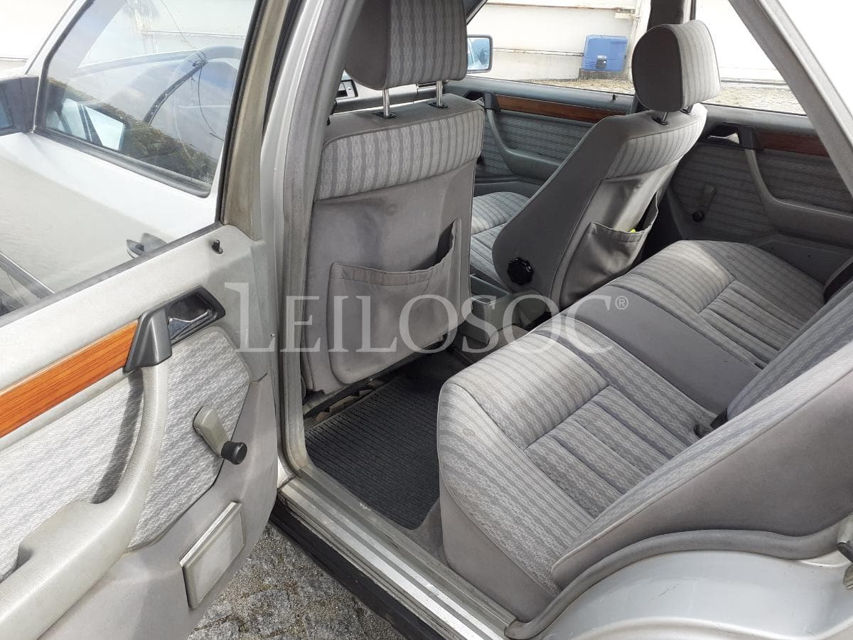 Mercedes-Benz 250 D · Ano 1989 — image 16