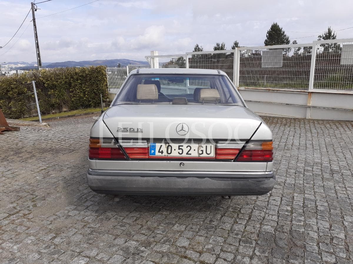 Mercedes-Benz 250 D · Ano 1989 — image 5
