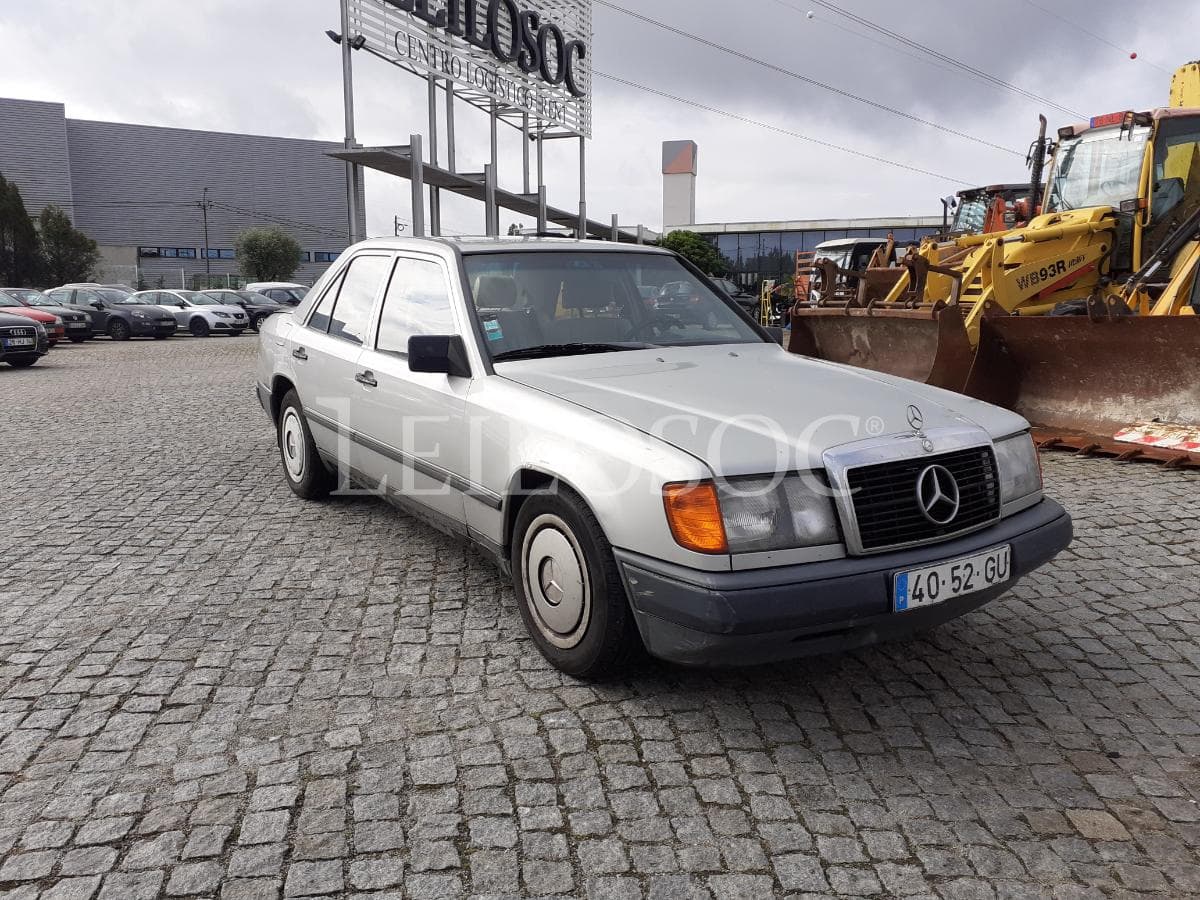 Mercedes-Benz 250 D · Ano 1989 — image 1