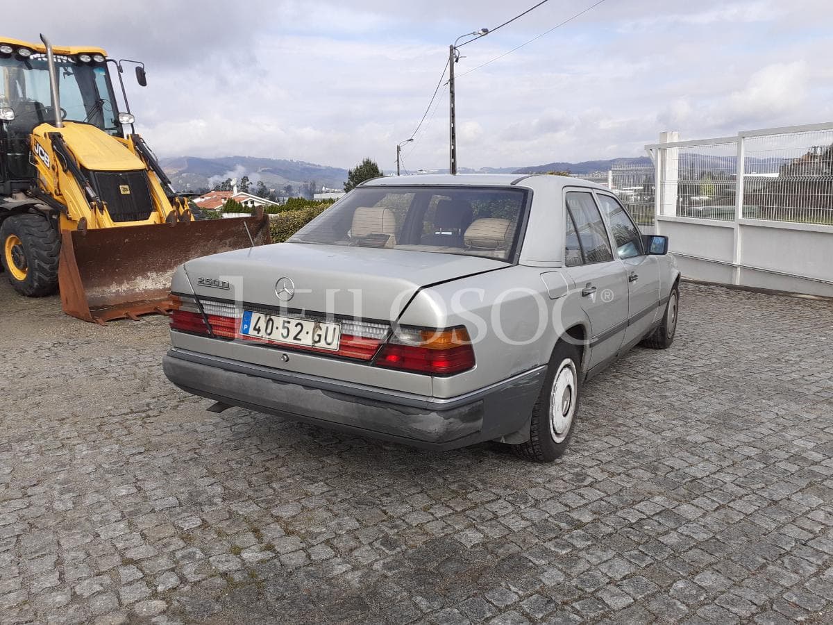 Mercedes-Benz 250 D · Ano 1989 — image 4