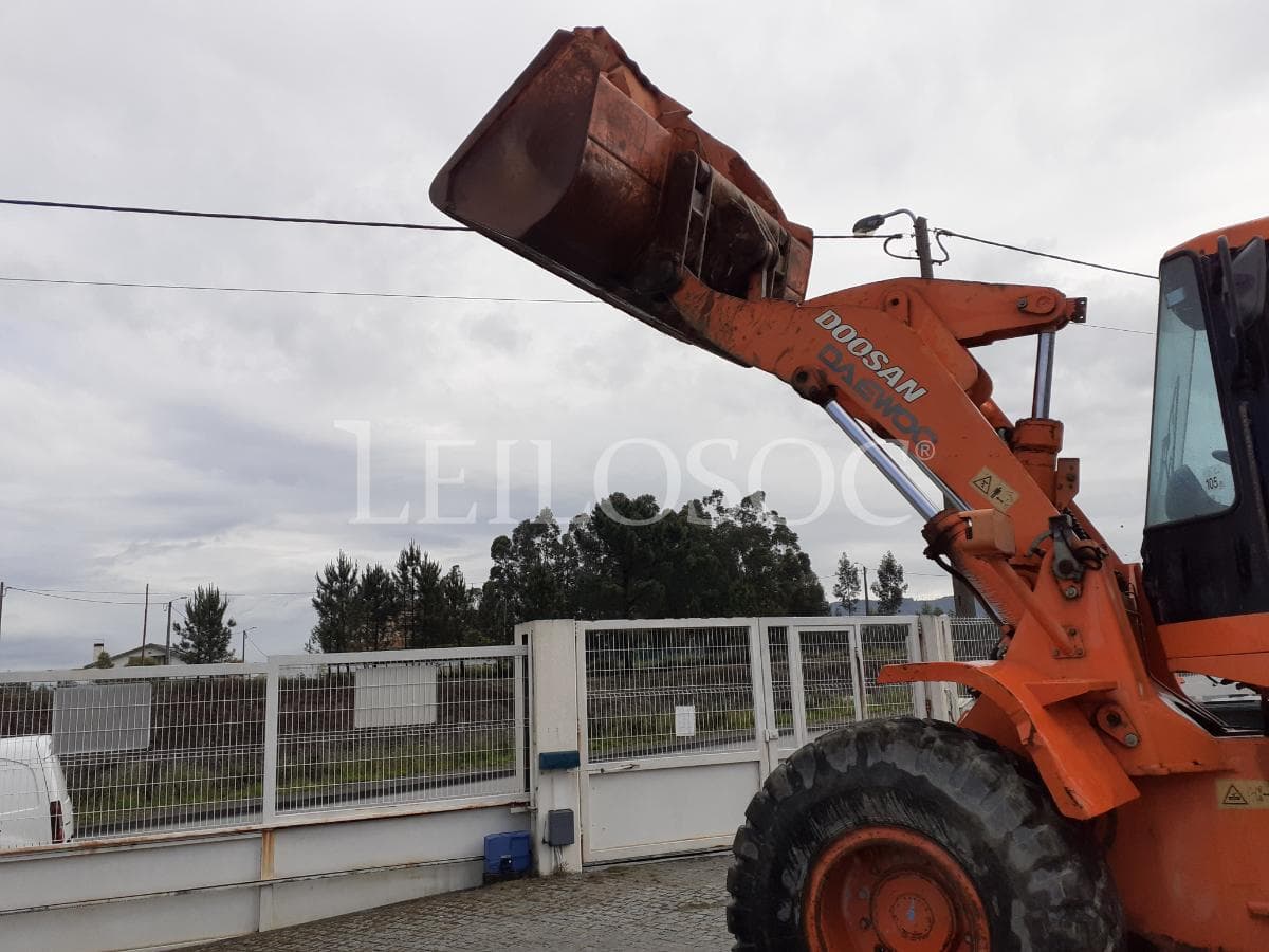 Pá carregadora Doosan Mega 250-V · Ano 2006 — imagen 7