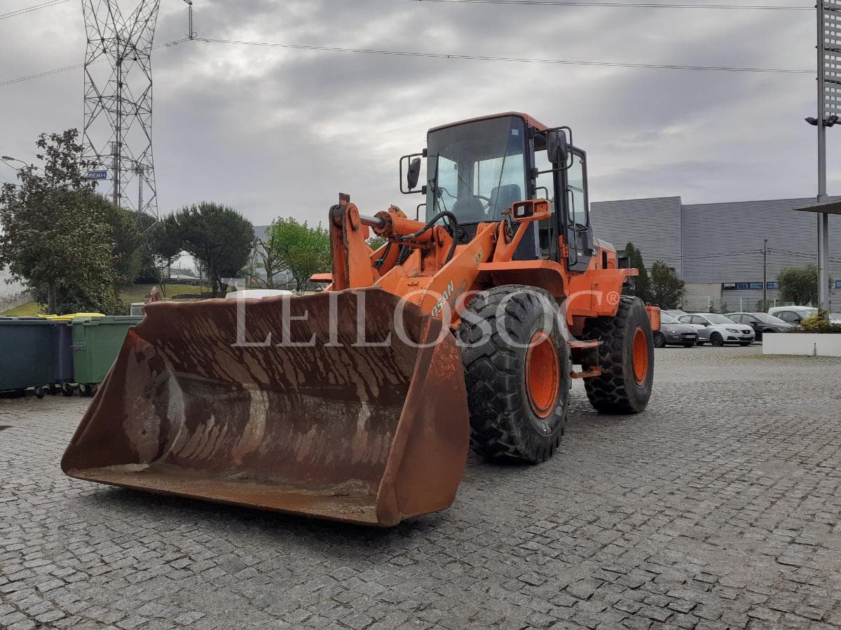 Pá carregadora Doosan Mega 250-V · Ano 2006 — imagen 3
