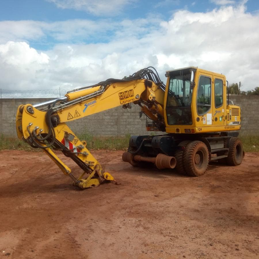 LIEBHERR A900ZW · — imagem 2