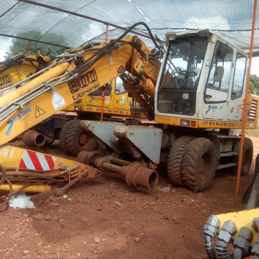 LIEBHERR A900ZW · — imagem 2