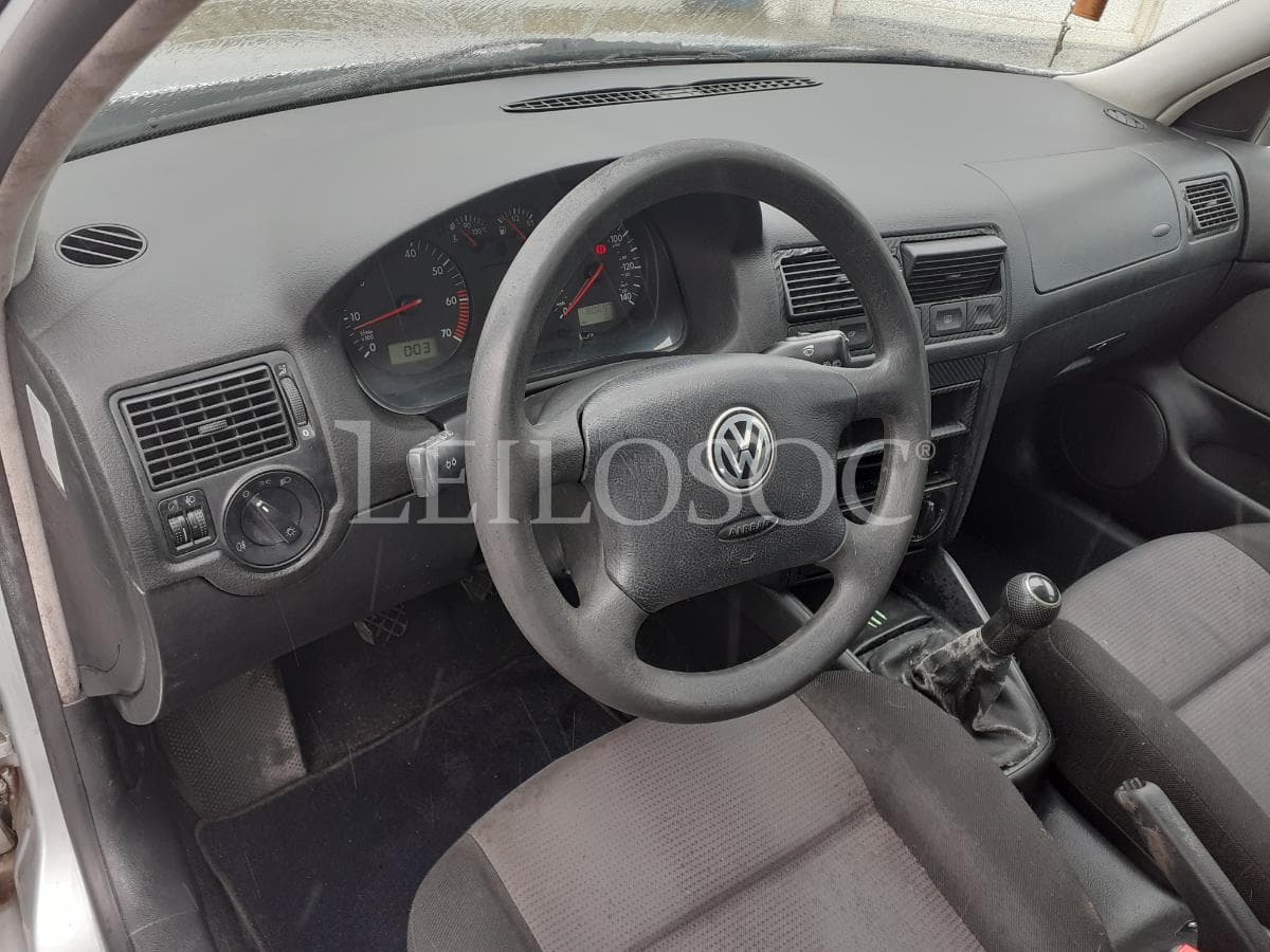 Volkswagen Golf 1.4 · Ano 2000 — image 10