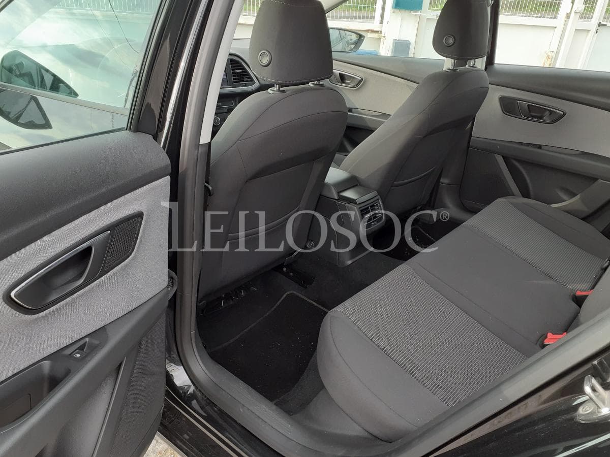 Seat Leon ST 1.6 TDI · Ano 2017 — imagen 16