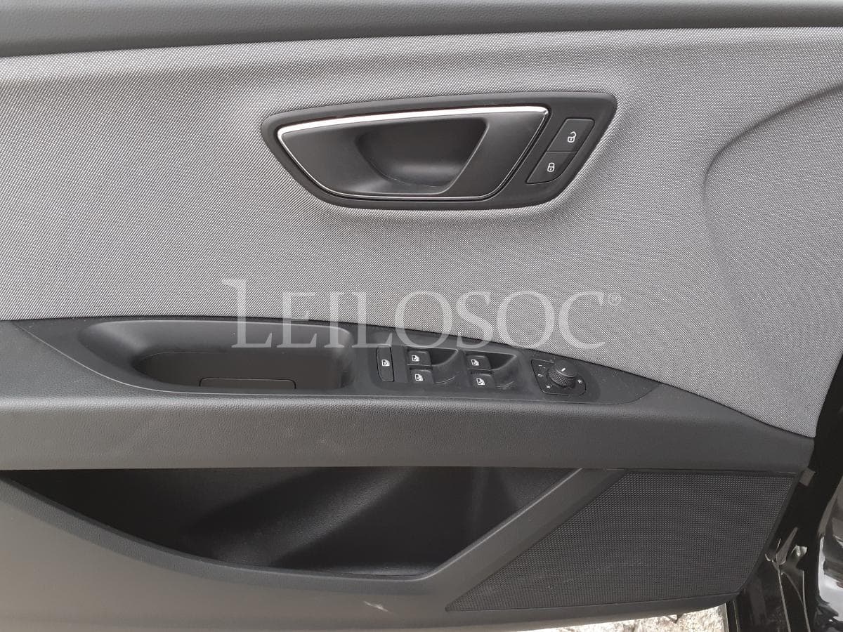 Seat Leon ST 1.6 TDI · Ano 2017 — imagen 9