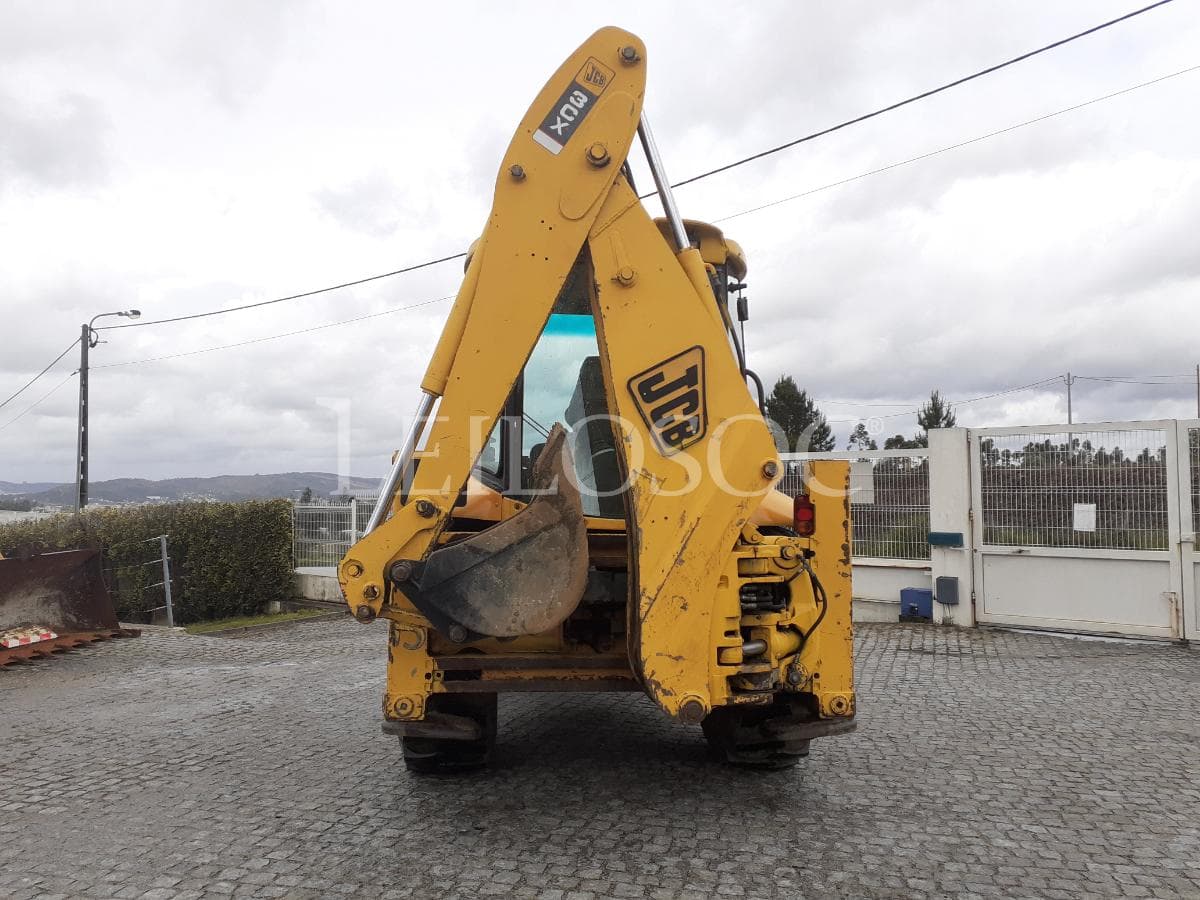 Retroescavadora JCB 3CX · Ano 2004 — imagen 5