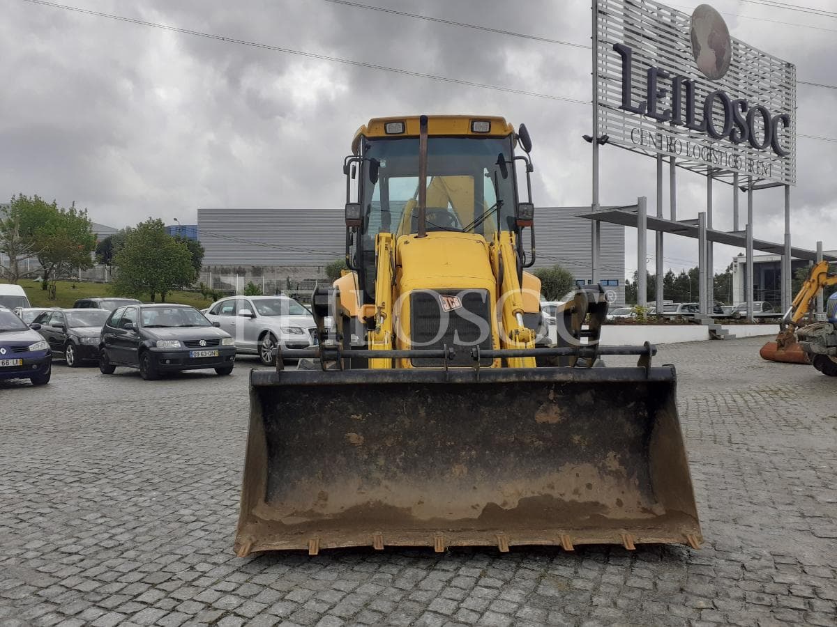 Retroescavadora JCB 3CX · Ano 2004 — imagen 2
