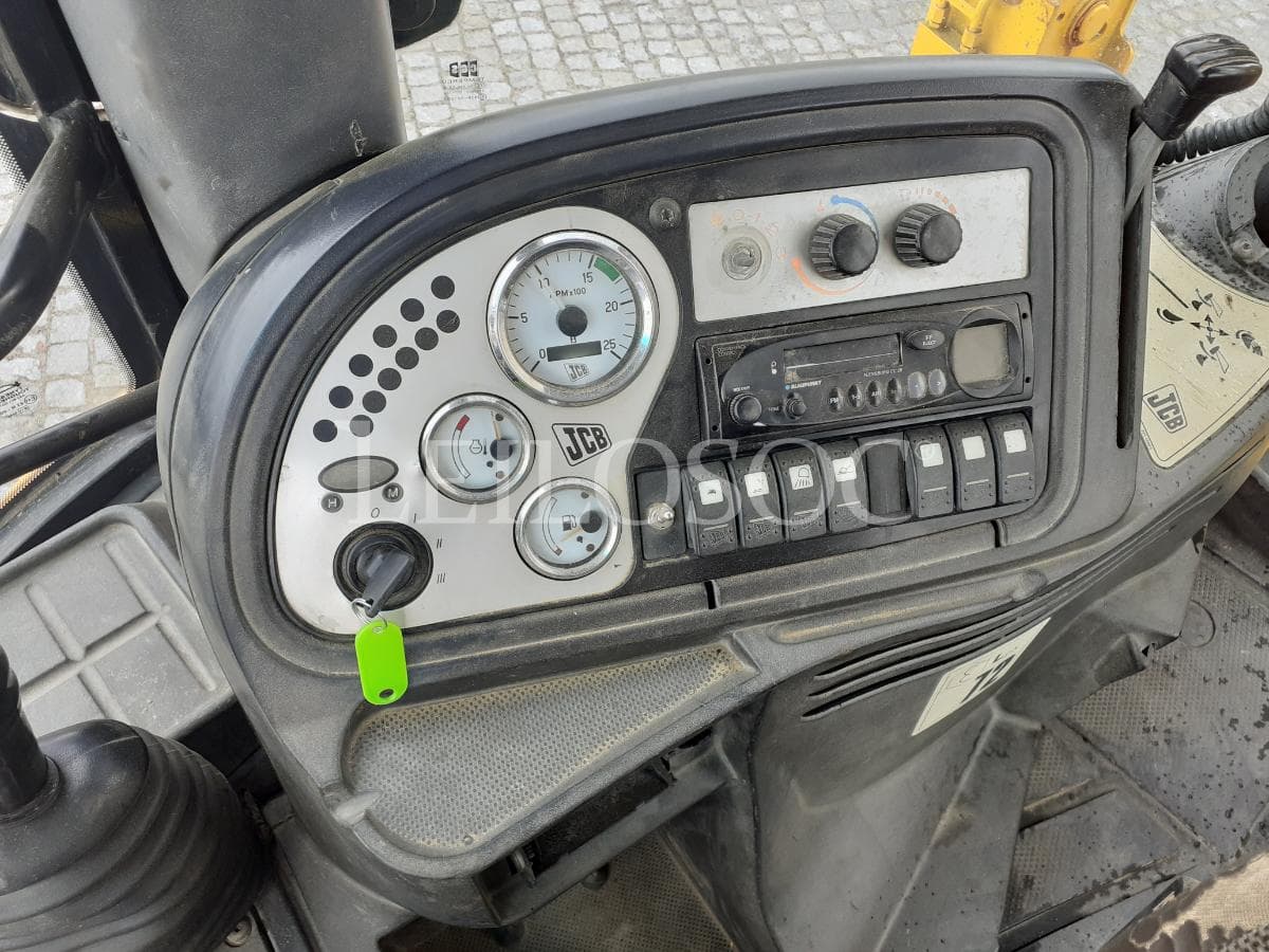 Retroescavadora JCB 3CX · Ano 2004 — imagen 9