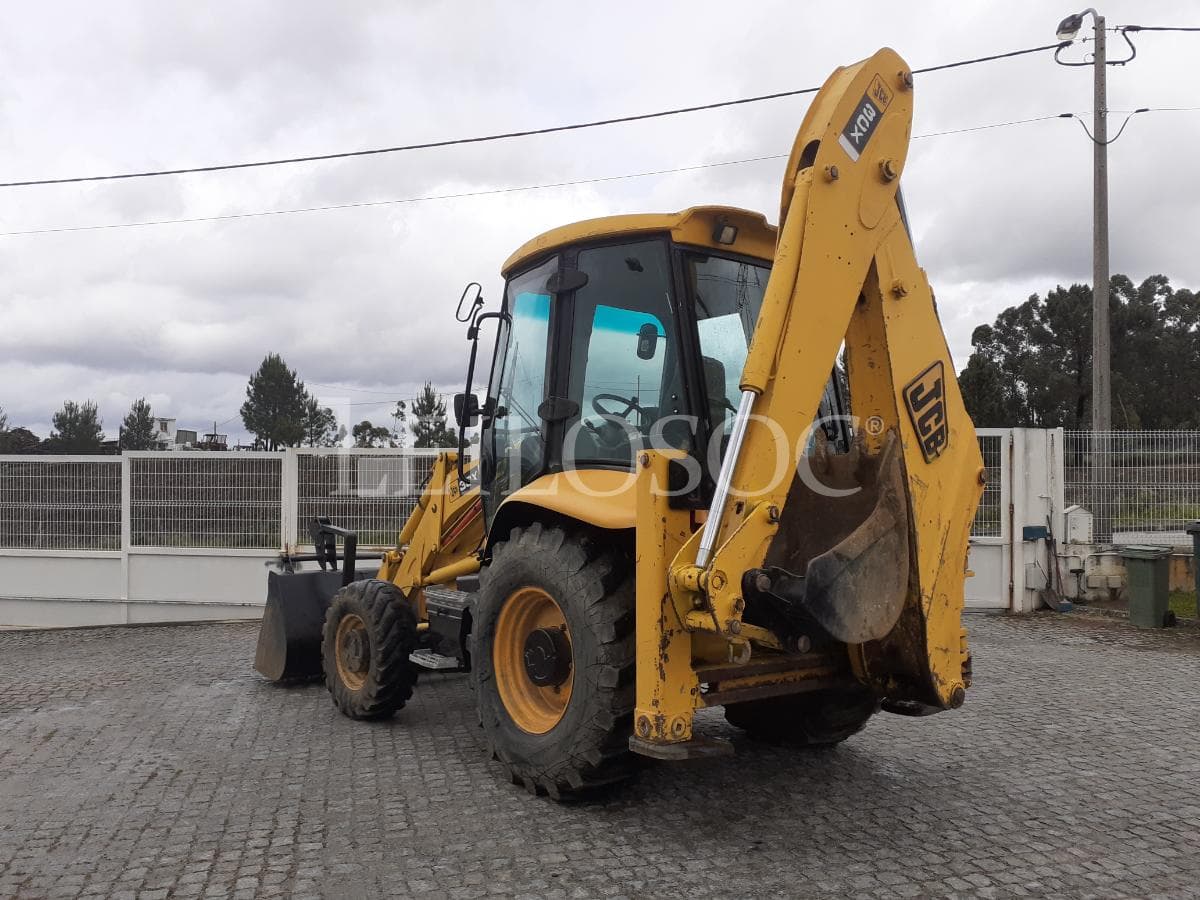 Retroescavadora JCB 3CX · Ano 2004 — imagen 6