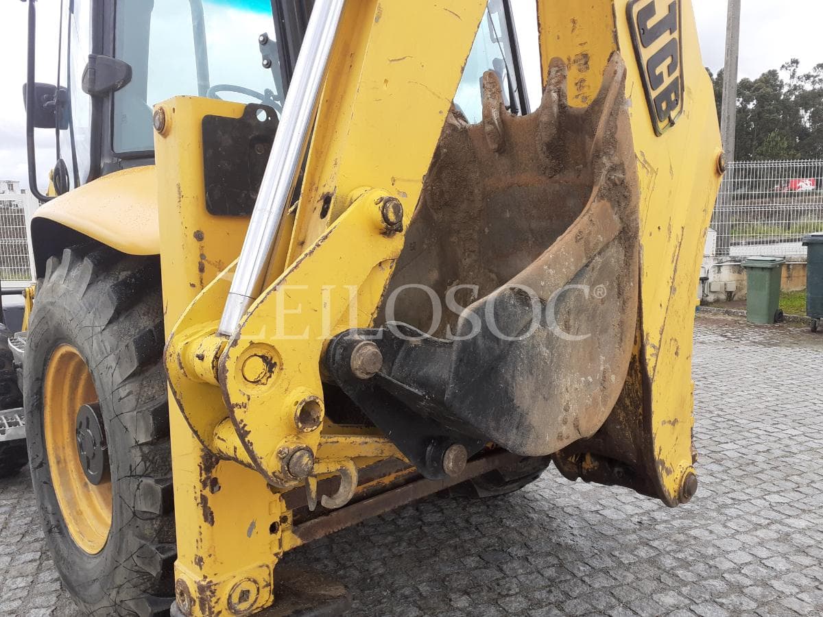 Retroescavadora JCB 3CX · Ano 2004 — imagen 11