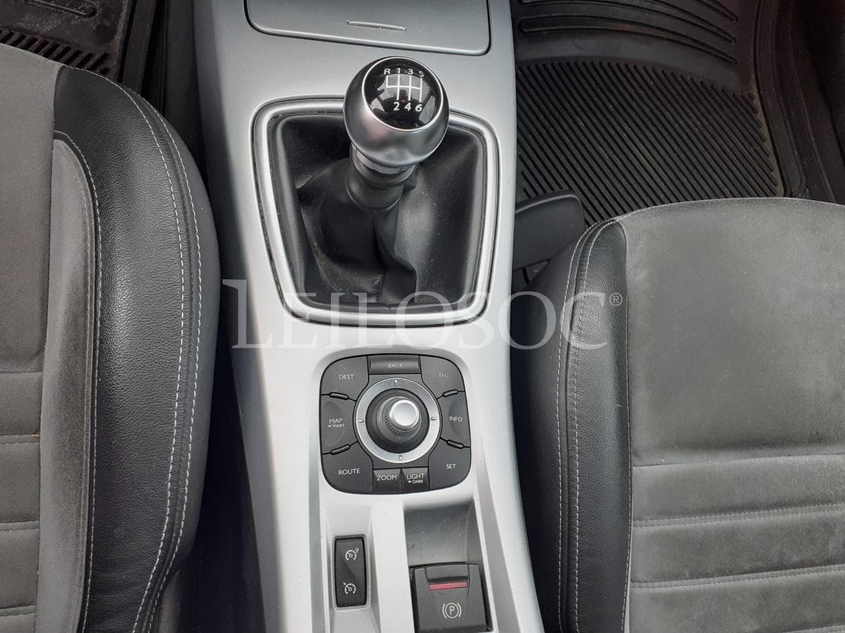 Renault Laguna 2.0 DCI · Ano 2009 — imagen 14