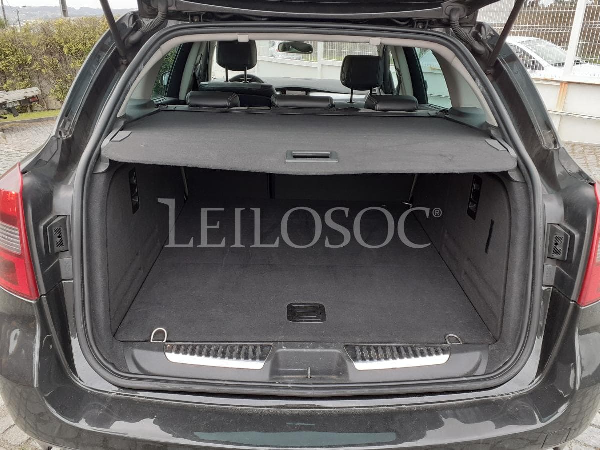Renault Laguna 2.0 DCI · Ano 2009 — imagen 17