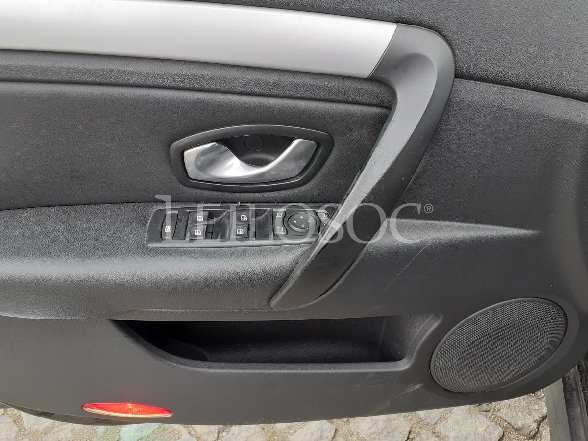 Renault Laguna 2.0 DCI · Ano 2009 — imagen 9