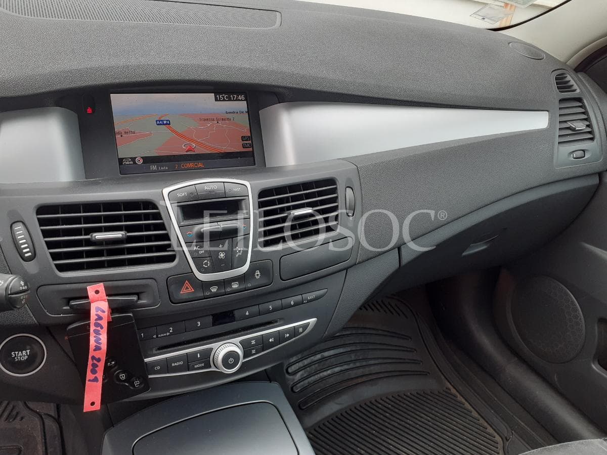 Renault Laguna 2.0 DCI · Ano 2009 — imagen 15