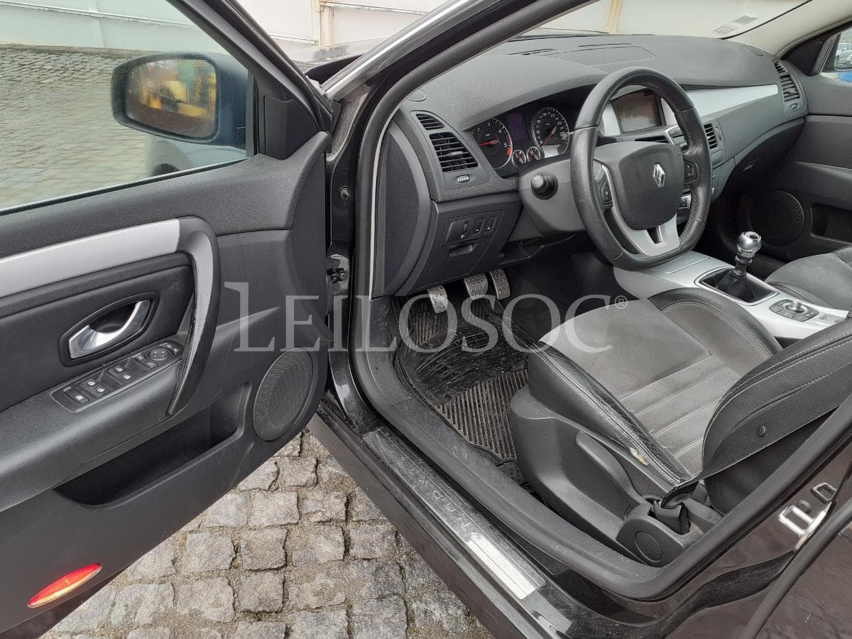Renault Laguna 2.0 DCI · Ano 2009 — imagen 7