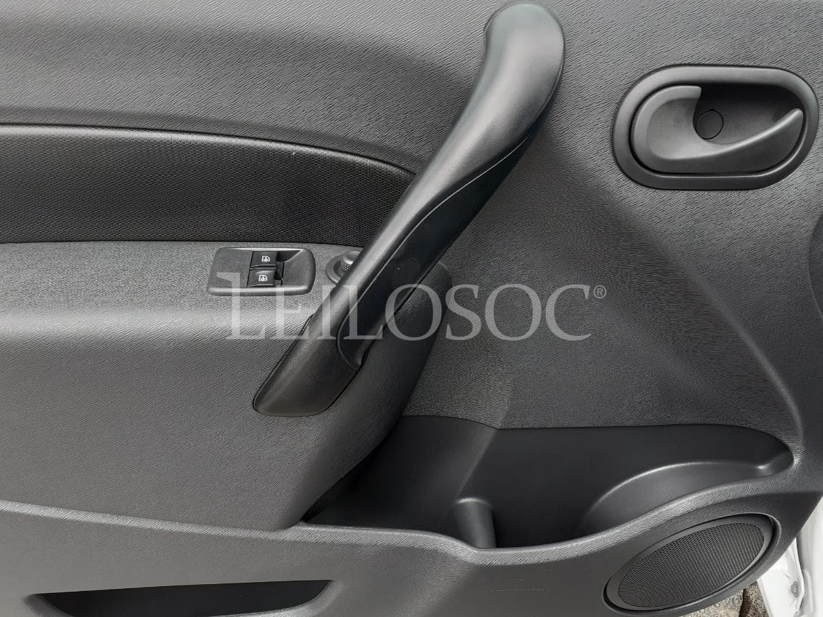 Renault Kangoo · 3 Lugares · Ano 2015 — imagem 9