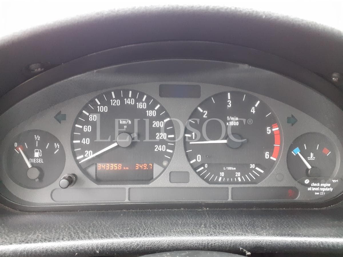 BMW 318 TDS · Ano 1996 — imagem 13