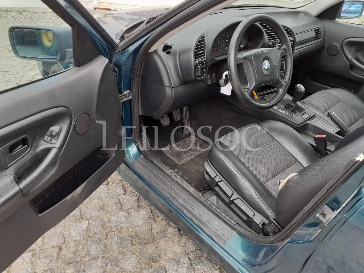 BMW 318 TDS · Ano 1996 — imagem 7