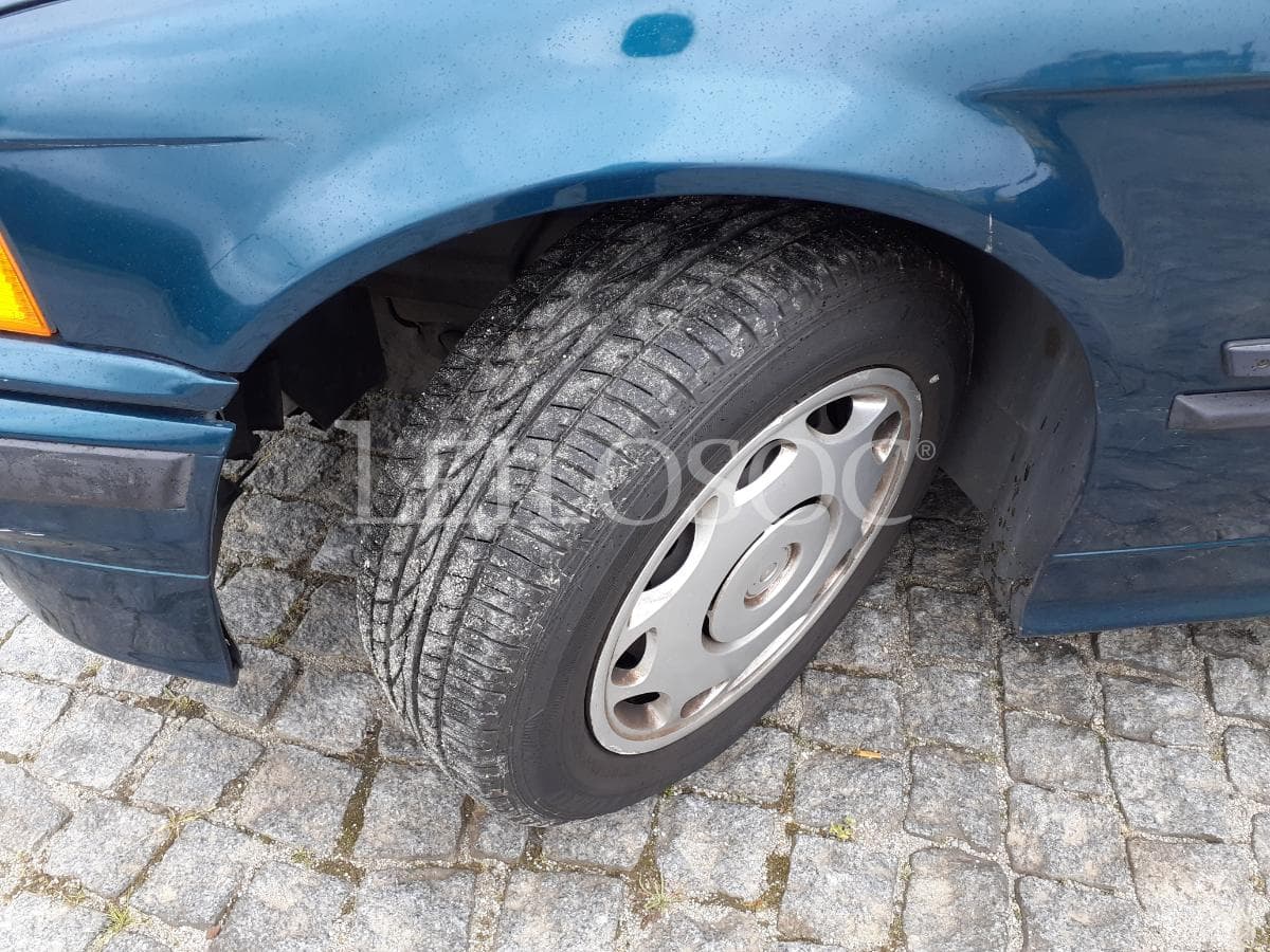BMW 318 TDS · Ano 1996 — imagem 19