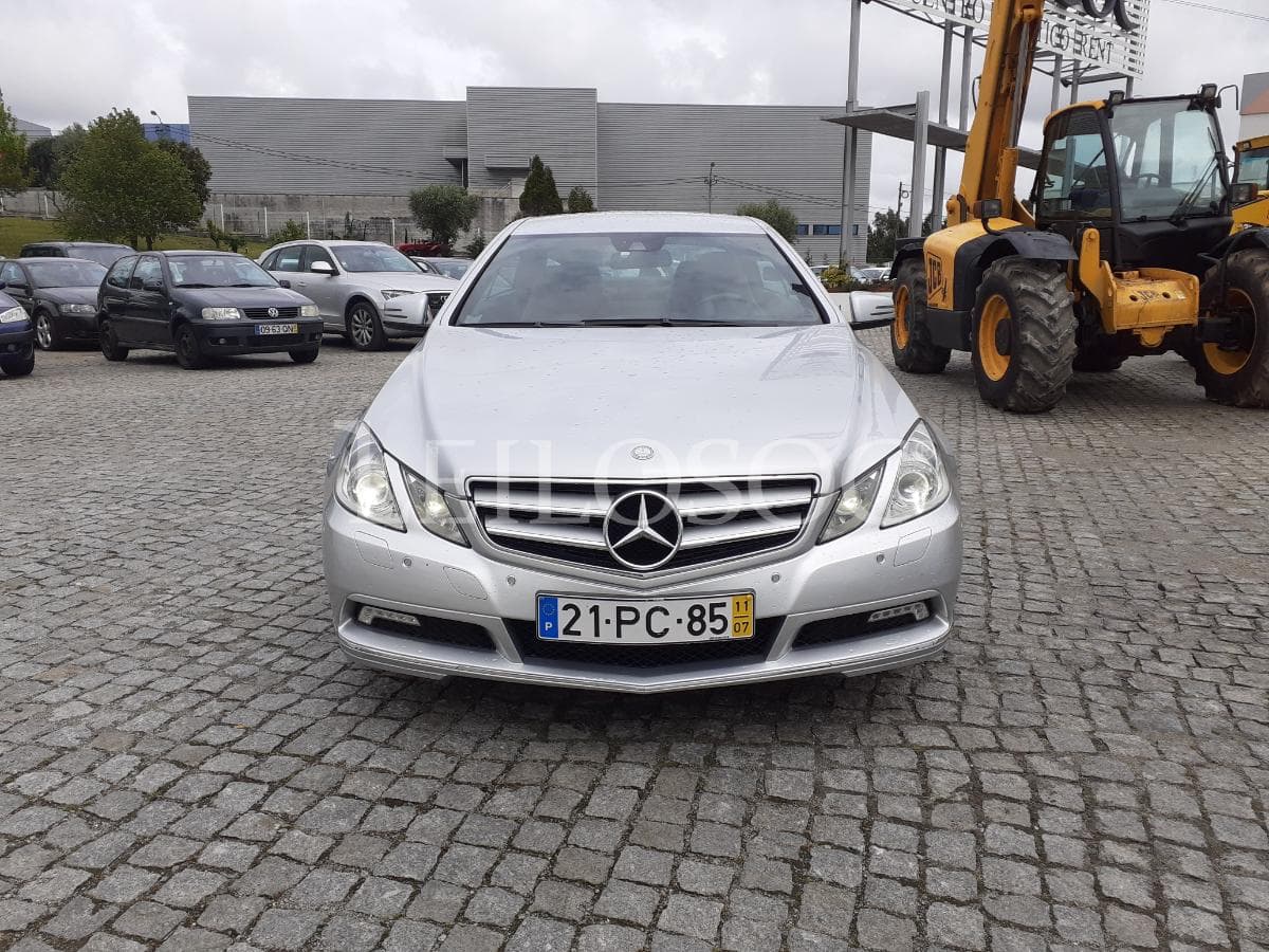 Mercedes E 250 CDI Coupé · Ano 2011 · KIT AMG — imagen 2