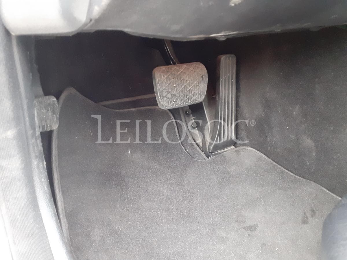 Mercedes E 250 CDI Coupé · Ano 2011 · KIT AMG — imagen 8