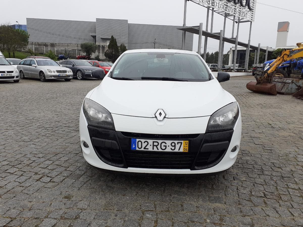 Renault Mégane Coupé 1.5 CDI — image 2