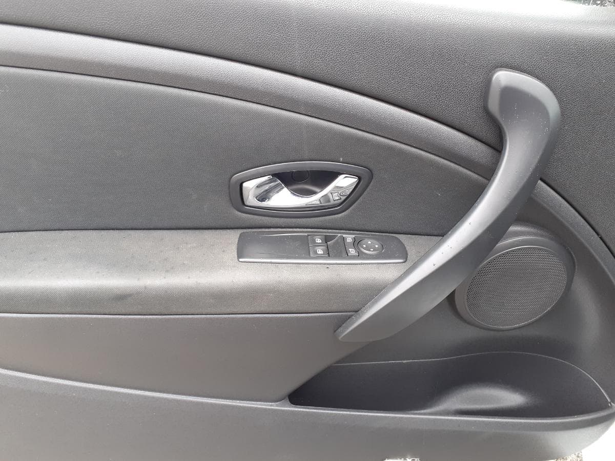 Renault Mégane Coupé 1.5 CDI — image 9