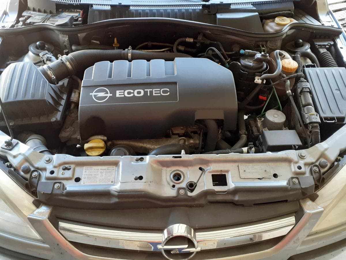 Opel Corsa 1.3 CDTI  · Ano 2005 — imagem 17
