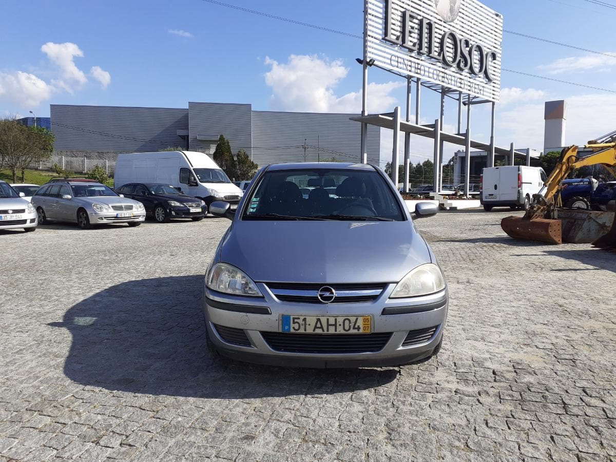 Opel Corsa 1.3 CDTI  · Ano 2005 — imagem 2