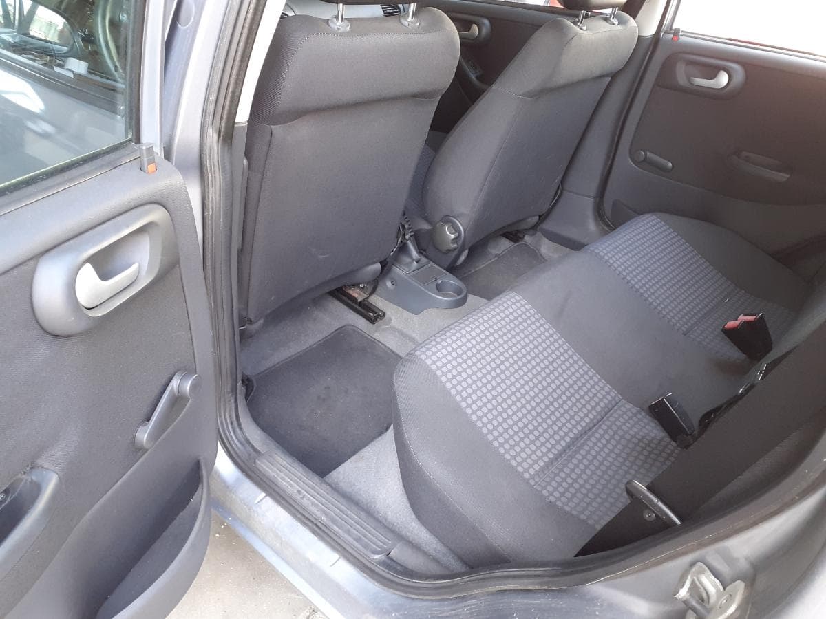 Opel Corsa 1.3 CDTI  · Ano 2005 — imagem 15