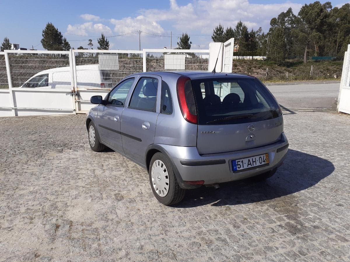 Opel Corsa 1.3 CDTI  · Ano 2005 — imagem 5