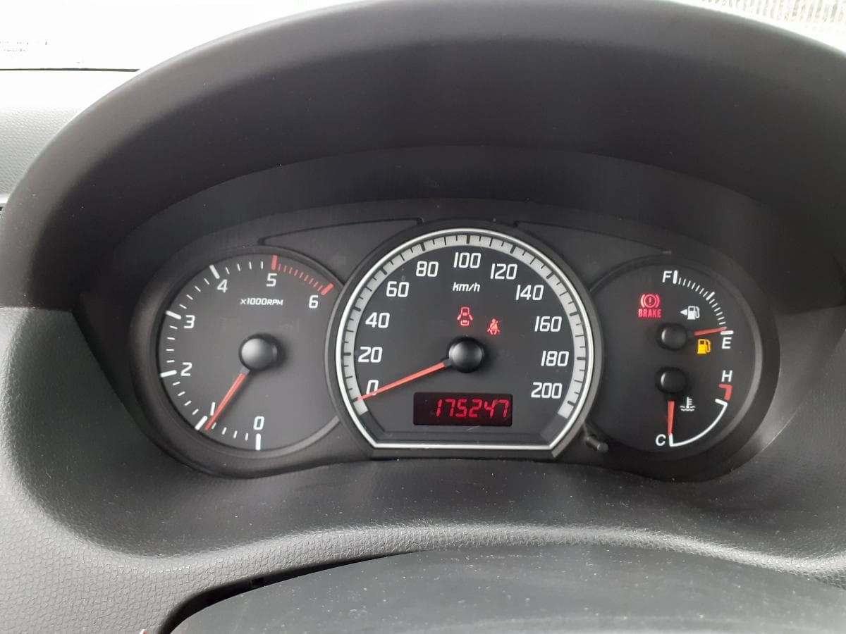 Suzuki Swift 1.3 DDIS · Ano 2010 — imagem 11