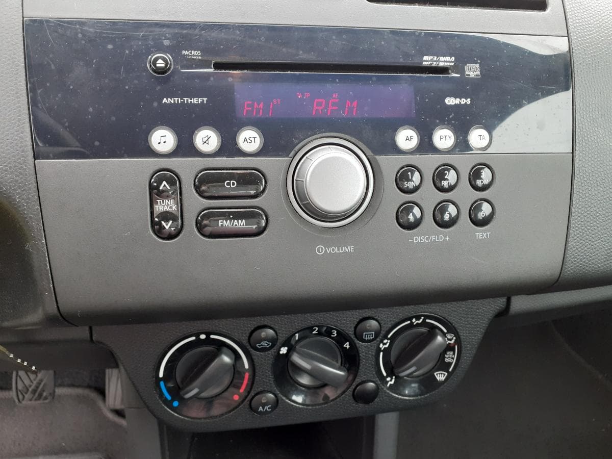 Suzuki Swift 1.3 DDIS · Ano 2010 — imagem 12