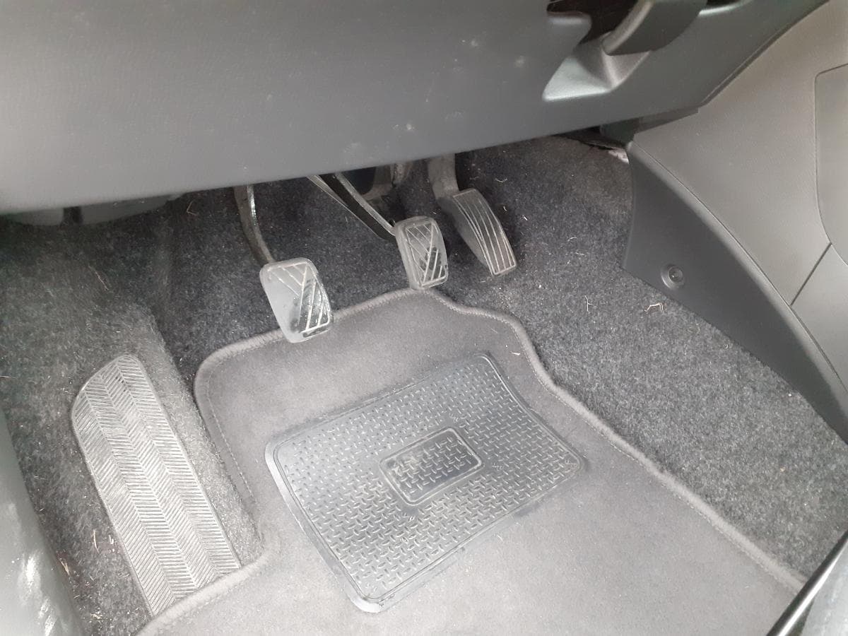 Suzuki Swift 1.3 DDIS · Ano 2010 — imagem 8
